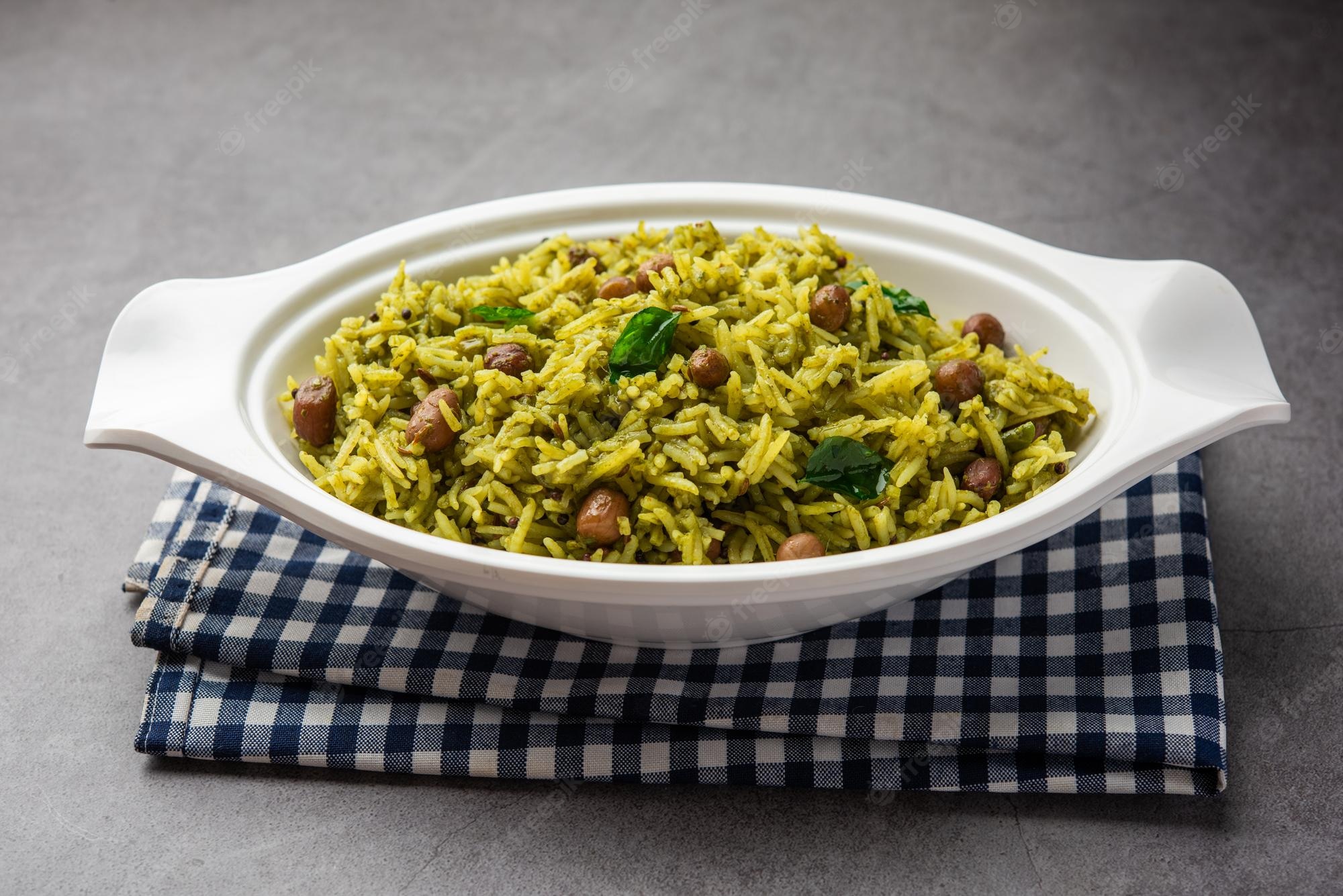 Palak Khichdi Recipe Know All The Right Ingredients And Cooking Tips